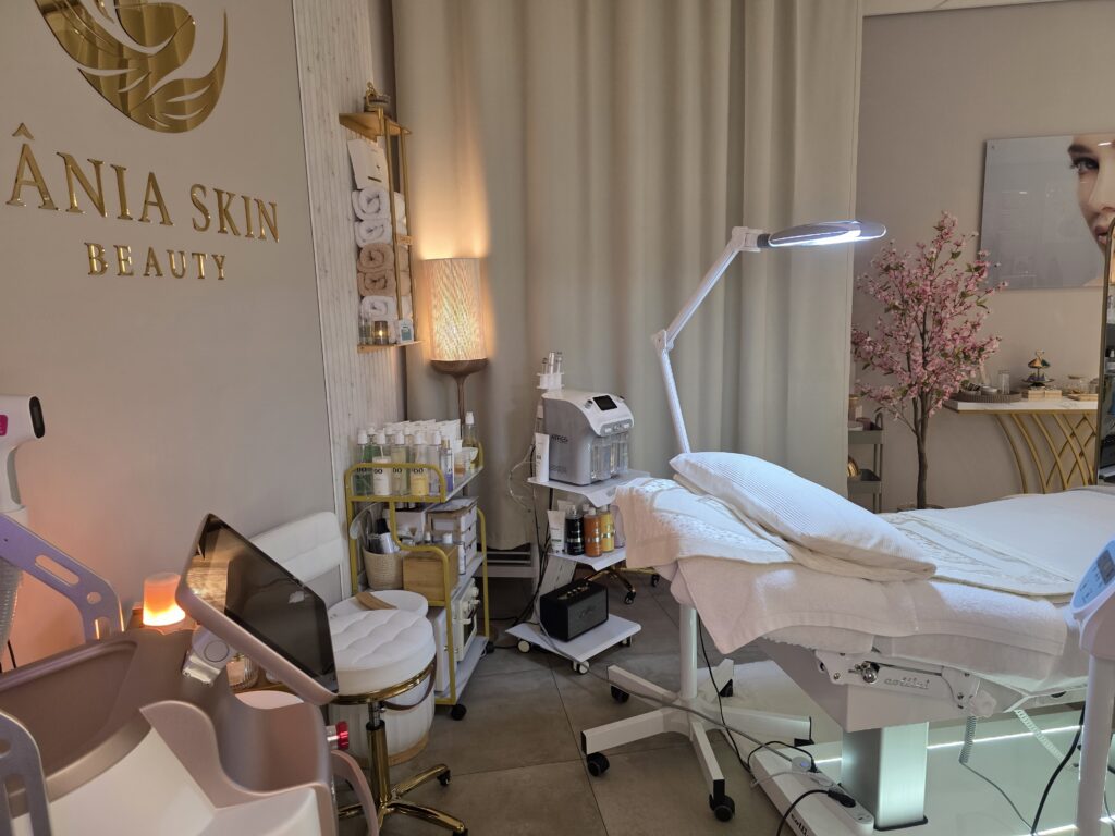 Tania Skin Beauty Dermaplaning